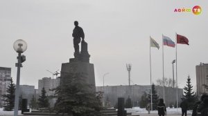 Торжественное возложение цветов к памятнику Героя России Александра Прохоренко