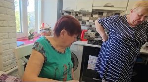 Обзор - Надя разочарована подарком от Самвела. Зине деньги не давал . Вареники , хлеб  у диетчиц .
