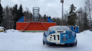 Shelby Daytona едет боком в Мытищинских снегах.