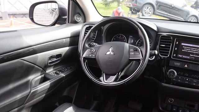 Mitsubishi Outlander смотреть онлайн