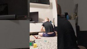 снимаю только про мою кошку, но больше всего про видео с динозаврами.