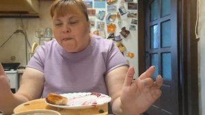 новый день новая пища ем оладушки пью кофе