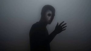 Тень скользит