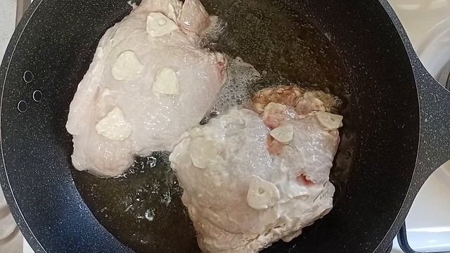 Жарю мясо , жарю картошку . смотреть онлайн
