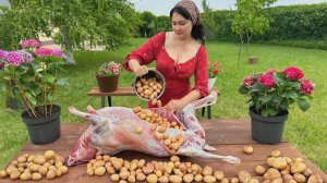 Вы не поверите, как мы запекаем картофель внутри целой тушки ягненка!