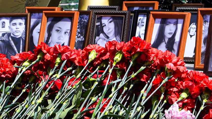 «Брата искали больше суток»: в Старобельске прощаются с погибшими в теракте смотреть онлайн