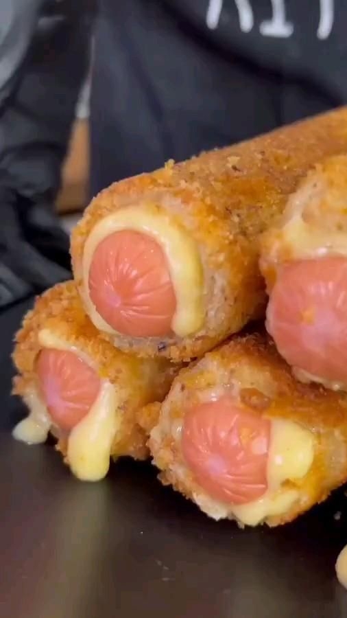 Сосиськи в тесте с сыром🤤