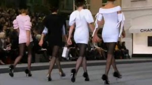 Показ женской коллекци Chanel весна-лето 2009
