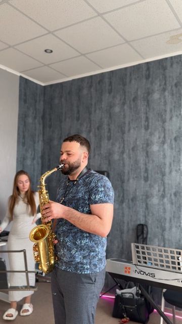 Психолог на саксофоне
