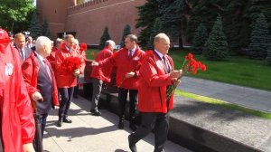 Фашизм всегда побеждали только коммунисты!