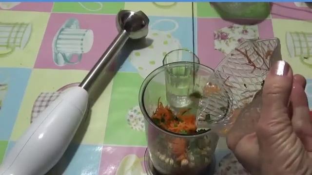 Готовлю овощное смузи с пророщенным горохом. Обзор. смотреть онлайн