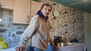 Найденные документы и умывальник у тёти Сиси;