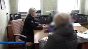 Полицейские учат горожан не попадаться на уловки мошенников