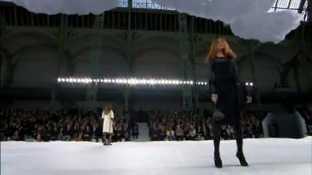 Показ женской коллекции Chanel осень-зима 2007-2008 смотреть онлайн