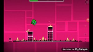 играю в геометре тредэш