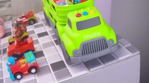 Disney Pixar ТАЧКИ Залипательный спуск с радужной горки в желтую воду!