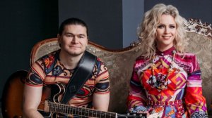 Песни под гитару. Акустический дуэт на праздник