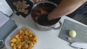 Готовлю еду, сходила в озон.