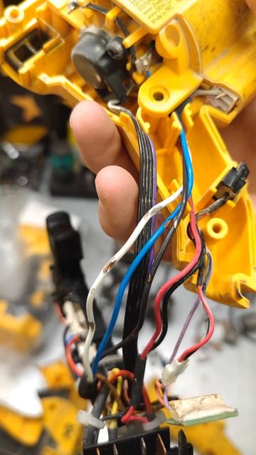 Мигает, дёргается и не работает перфоратор DeWALT DCH263 #деволт #tools #dewalt #dch263