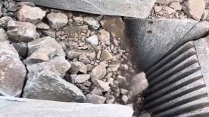‘Big Rock Crusher Machine： A Giant in Action” Big Rock Crushing： A Powerful Process”#stonecrusher