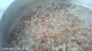 Заканчиваю варить гречневую кашу для домашних (разваренная крупа)