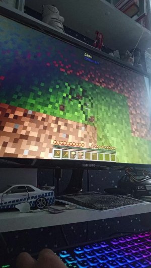 всем Хай это стрим мы играем на одном блоке)