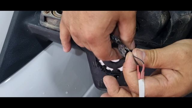 Установка повторителей поворотов в зеркала  Плазма для Lada Priora