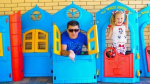 Настя помогает Папе выбрать для себя комнату. Сборник