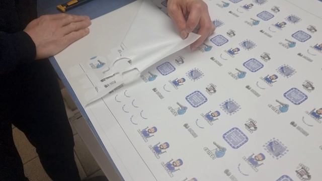 Показываем косяки резки наклеек