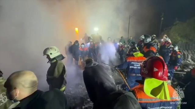 В Липецке загорелся и обрушился дом