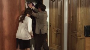 Сваты. Бабушки по очереди отчитывают Максима и Машу за то, что упустили характер Жени