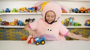 СИНИЙ ТРАКТОР сломался - Играем Вместе КуКуPlay