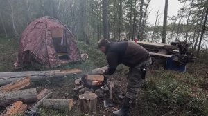 ЗАНОЧЕВАЛ В ГЛУШИ. ОДИН В ТАЁЖНОЙ ГЛУШИ. КАК ОХОТЯТСЯ НА СЕВЕРЕ.