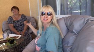 Откровенный разговор . Показываю дорогу к пляжу от Марины.