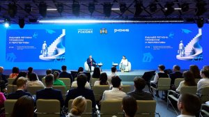 Руслан Кухарук рассказал школьникам, как в регионе работает система профориентации