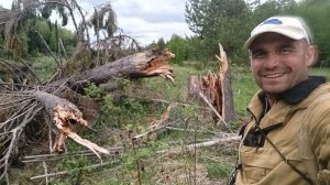Мопедом ездил на рыбалку . Поход целый день .повидал следы от медведя .