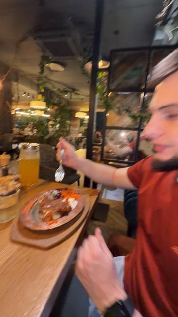 Не дает нормально кушать