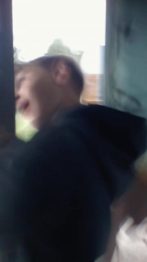 не не заходи сюда не надо уйди отсюда