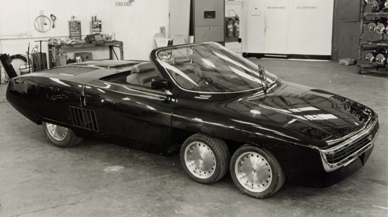 PANTHER 6. Забытый мелкобританский 6 колёсный суперкар смотреть онлайн