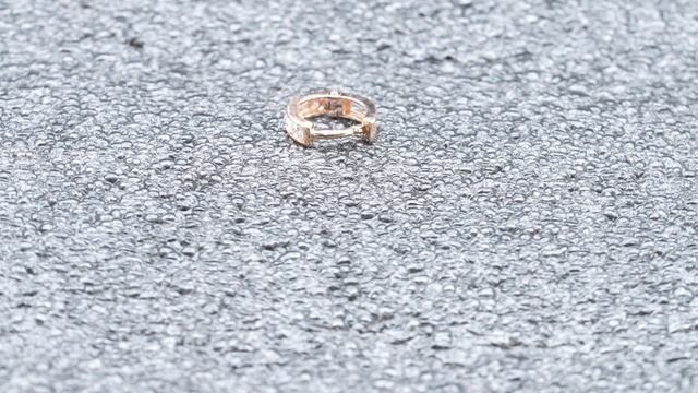 Серьга золотая (0,44 г, Золото, 585, вставка 0,07 г) код 225818