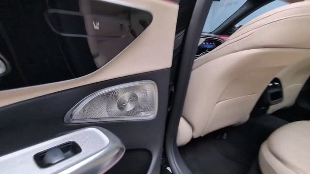 Mercedes-Benz E 300 4MATIC смотреть онлайн