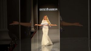 Анна Калашникова на подиуме Estet Fashion Week  Модный показ Нина Бартеньева  Как вам образ?