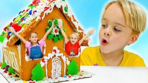 Крис и Алиса учатся украшать пряничный домик!