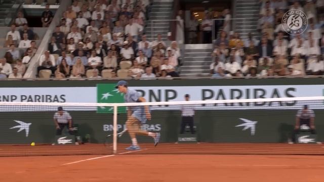 Янник Синнер против Клемана Табура. Лучшие моменты первого круга турнира Emirates Roland-Garros 2026