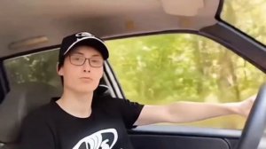 КТО ЛУЧШЕ ЕЗДИТ?
САВЕЛИЙ И РОМА НА НИВЕ ШЕВРОЛЕ ИЛИ ГЕНЕРАЛ ШЕР НА СВОЁМ ВЕДРЕ С БОЛТАМИ?