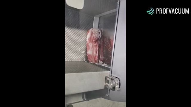 Слайсер для нарезки стейков - демонстрация нарезки стейков из мяса на производстве