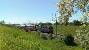 Электровоз ЭП1М-770 с двухэтажным поездом № 155 Анапа - Москва