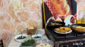 Картофель жареный,маринованные сельдь и грибы,вареники с творогом и гренки!