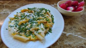 Макаронный завтрак с яйцом и зеленью!