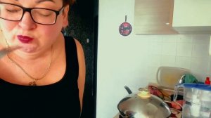 Форель + плов + салат: идеальный эконом‑стол, сестра еще не знает😂за чей счет банкет🤣
